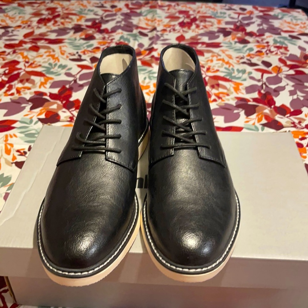 COPY - Unlisted Kenneth Cole Men’s Peyton Chukka Boots Size 9.5